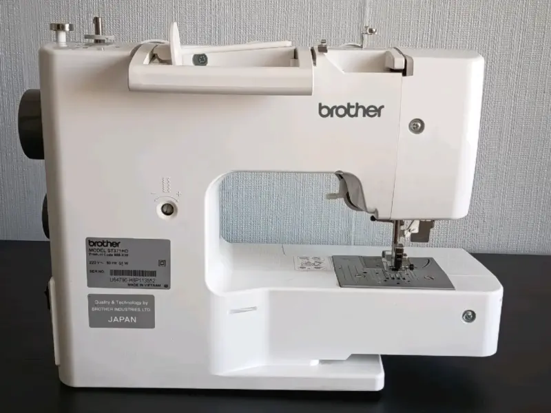 Máquina de coser Brother ST371HD - 4