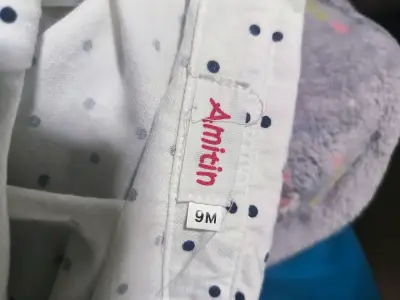 Camisa blanca a lunares para niños - miniatura 2