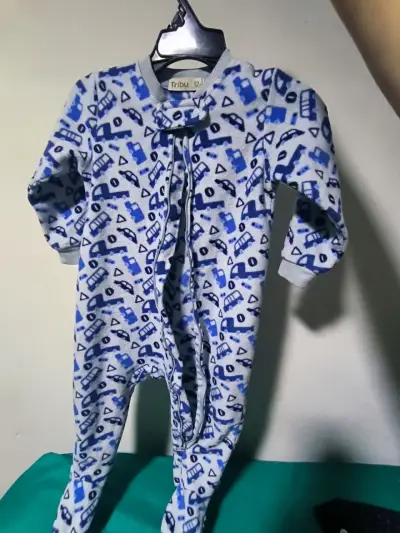 Camisa blanca a lunares para niños - miniatura 5