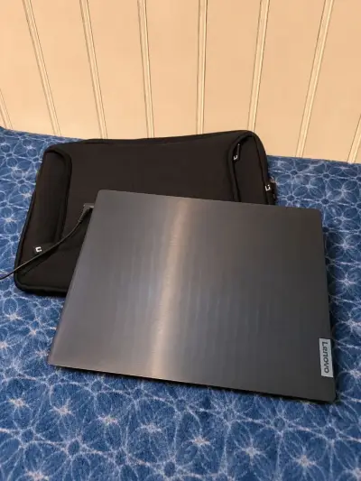 Notebook Lenovo AMD Ryzen 3 3300U - miniatura 2