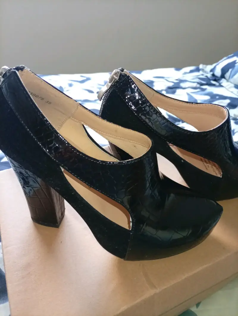 Zapatos de tacón negro brillantes - 2
