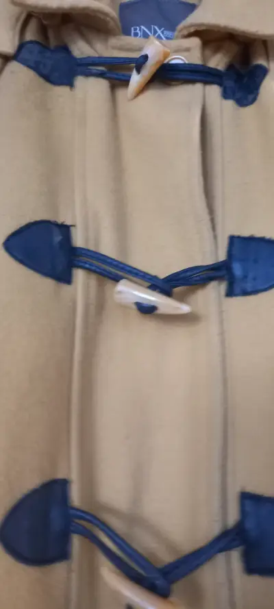 Abrigo camel con broches azul - miniatura 3