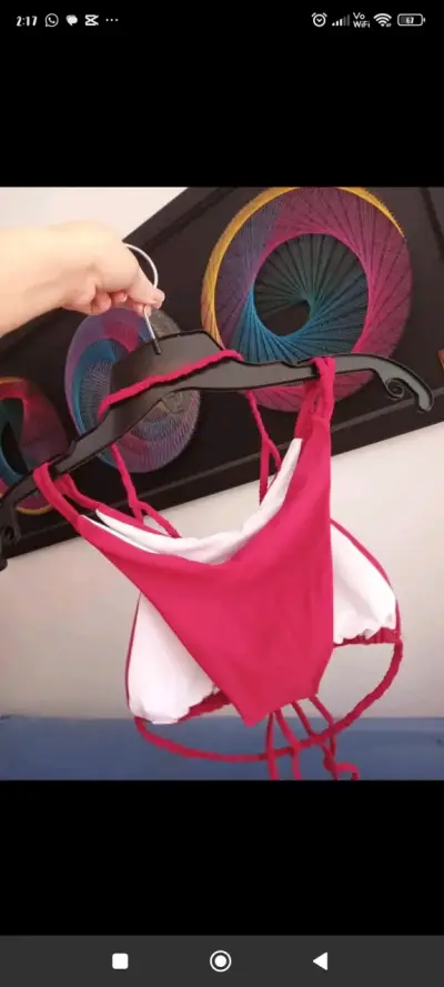 Bikini rojo con tirantes - miniatura 2