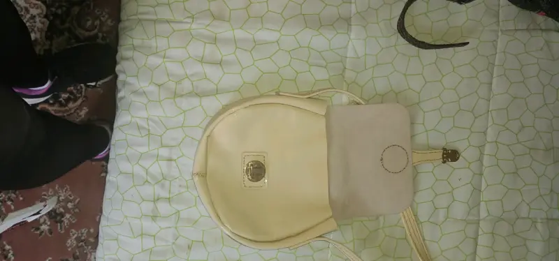 Cartera beige compacta - 2