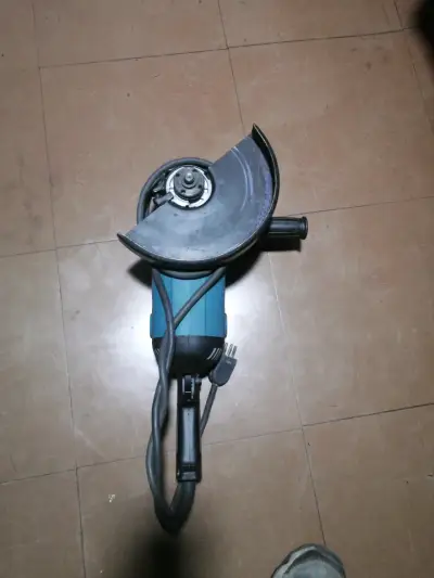 Esmeril angular Makita azul - miniatura 3