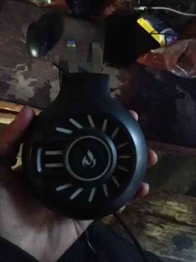 Audífonos gamer con led - miniatura 1