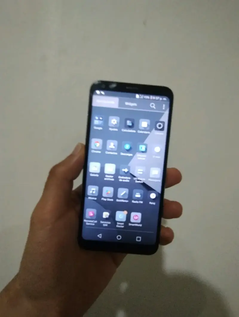 Teléfono LG Q6 - 3gb ram - 32gb - Liberado - 1