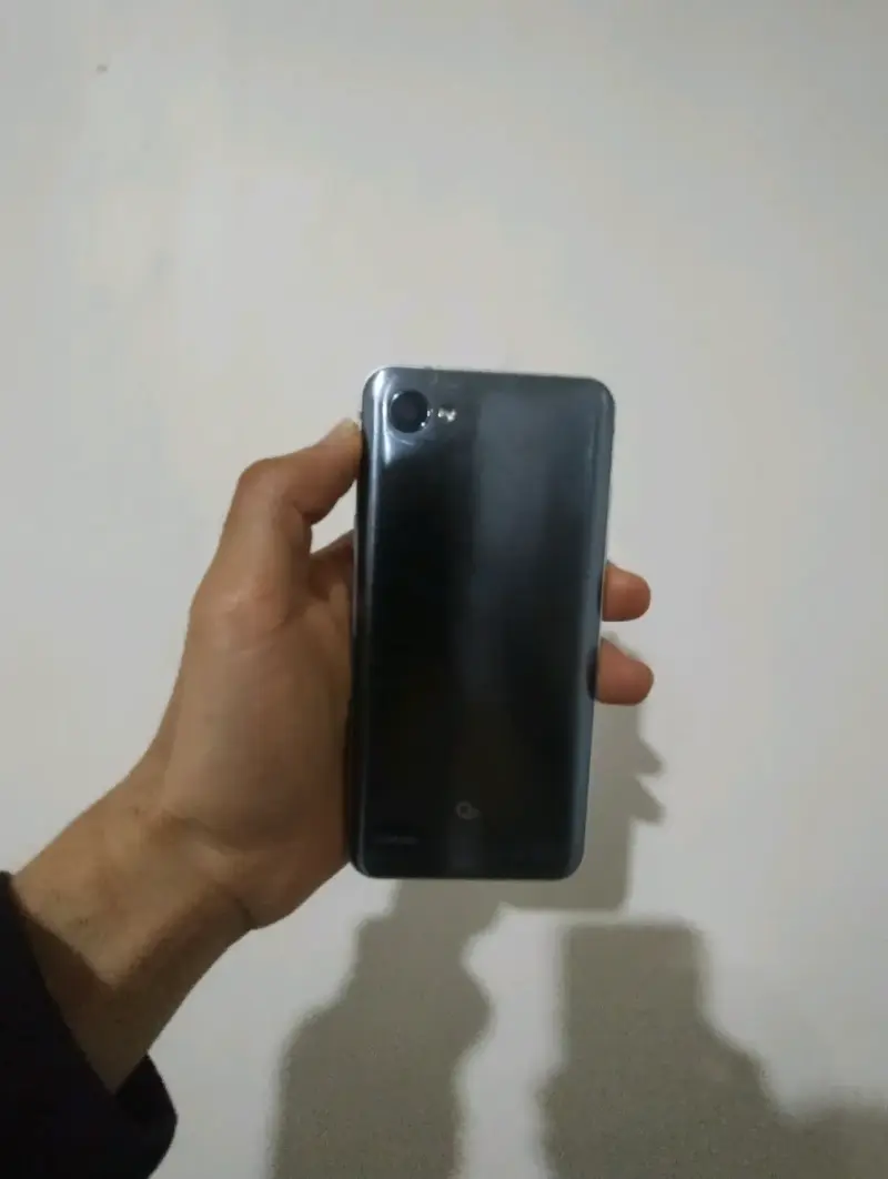 Teléfono LG Q6 - 3gb ram - 32gb - Liberado - 2