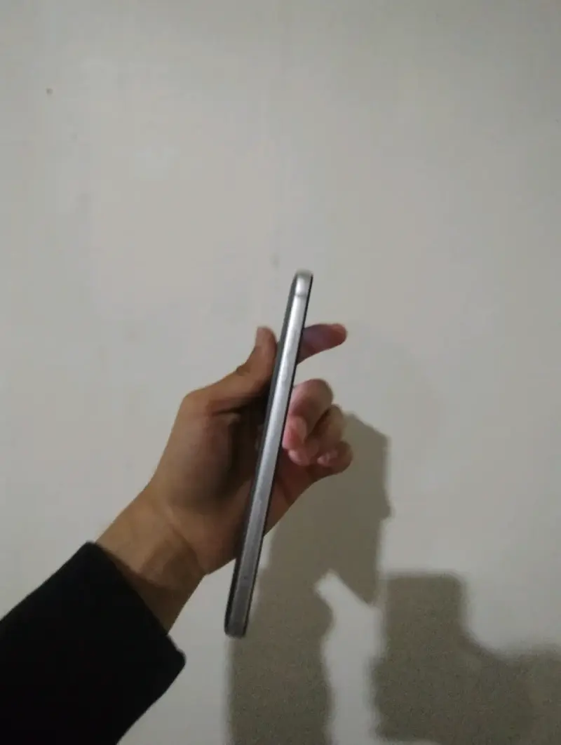Teléfono LG Q6 - 3gb ram - 32gb - Liberado - 4