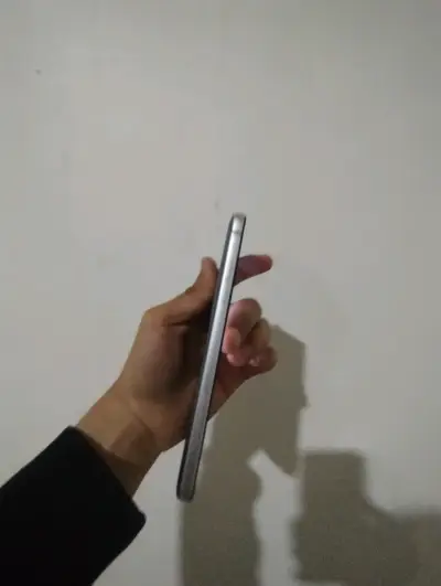 Teléfono LG Q6 - 3gb ram - 32gb - Liberado - miniatura 4