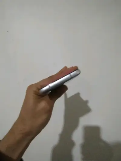 Teléfono LG Q6 - 3gb ram - 32gb - Liberado - miniatura 5