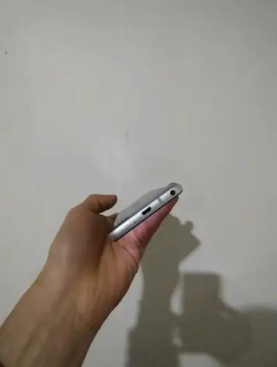 Teléfono LG Q6 - 3gb ram - 32gb - Liberado - miniatura 6