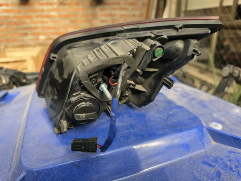 Foco trasero de Peugeot 308 T9 2014 al 2020 - 5