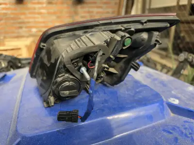 Foco trasero de Peugeot 308 T9 2014 al 2020 - miniatura 5
