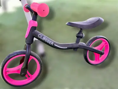 Bicicleta equilibrio Globber rosa - miniatura 2