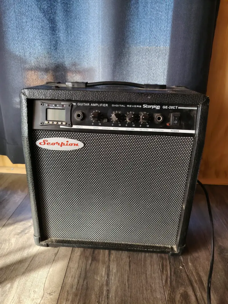 Amplificador Scorpion GE-20ET