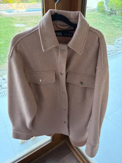 Chaqueta Zara  palo rosa con bolsillos - miniatura 1