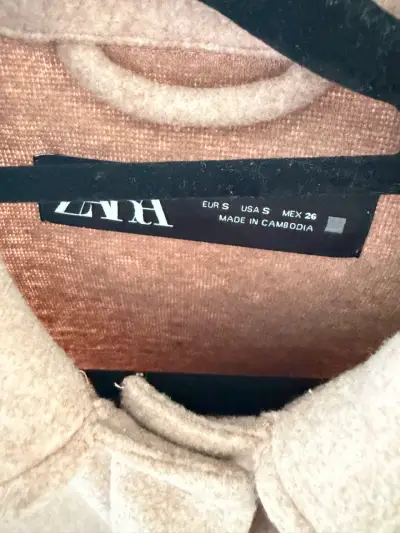 Chaqueta Zara  palo rosa con bolsillos - miniatura 3