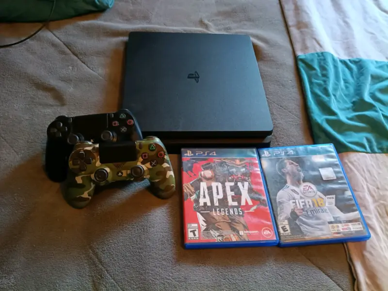 Consola PS4 con dos juegos - 1