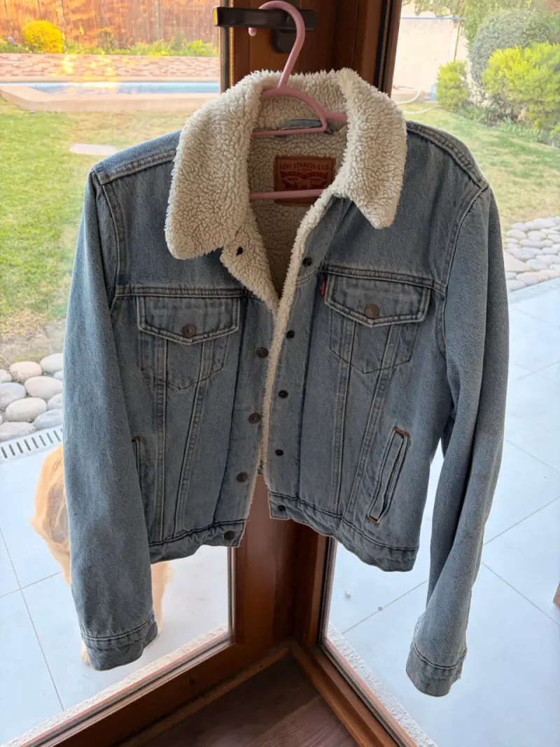 Chaqueta mujer Levis de mezclilla chiporro