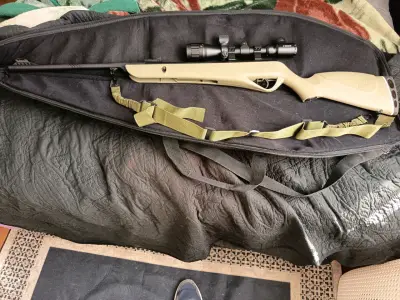 Rifle de aire comprimido con mira - miniatura 1
