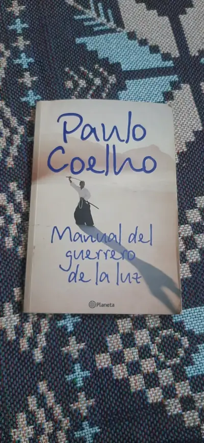 Libro Manual del guerrero de la luz - miniatura 1