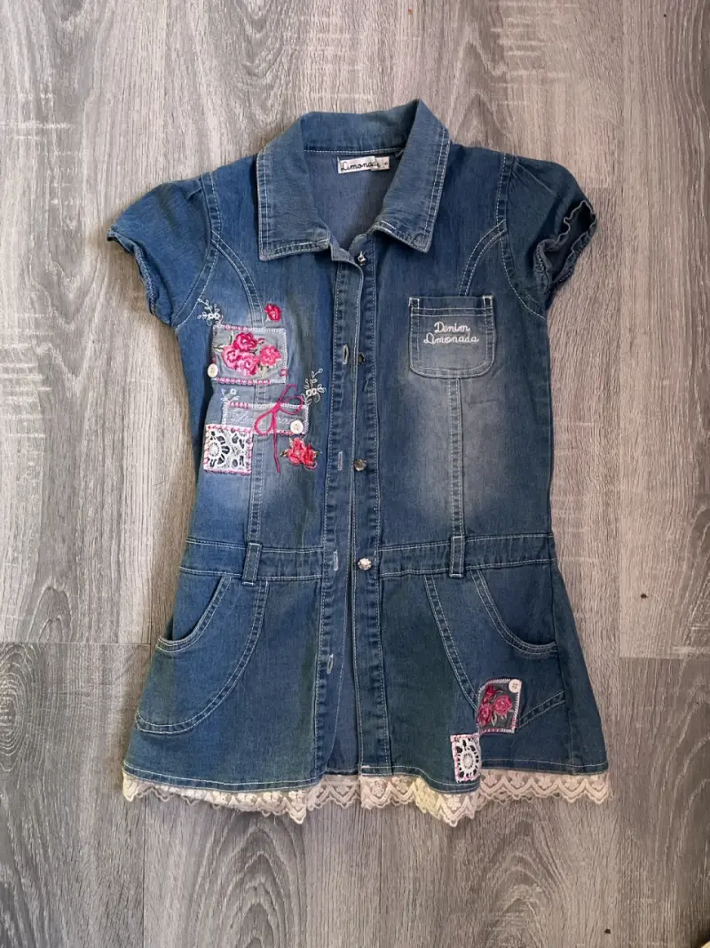 Vestido denim con bordados