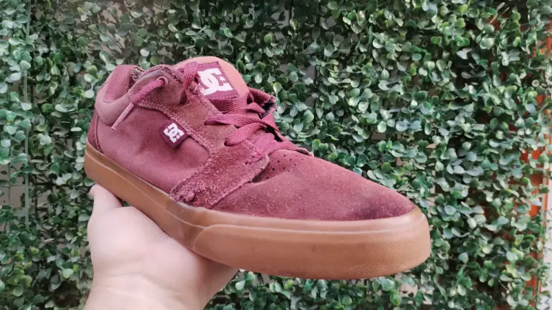 Zapatillas burdeo DC - 1