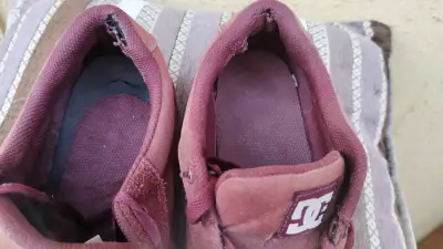Zapatillas burdeo DC - miniatura 4