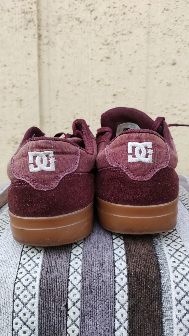 Zapatillas burdeo DC - 5
