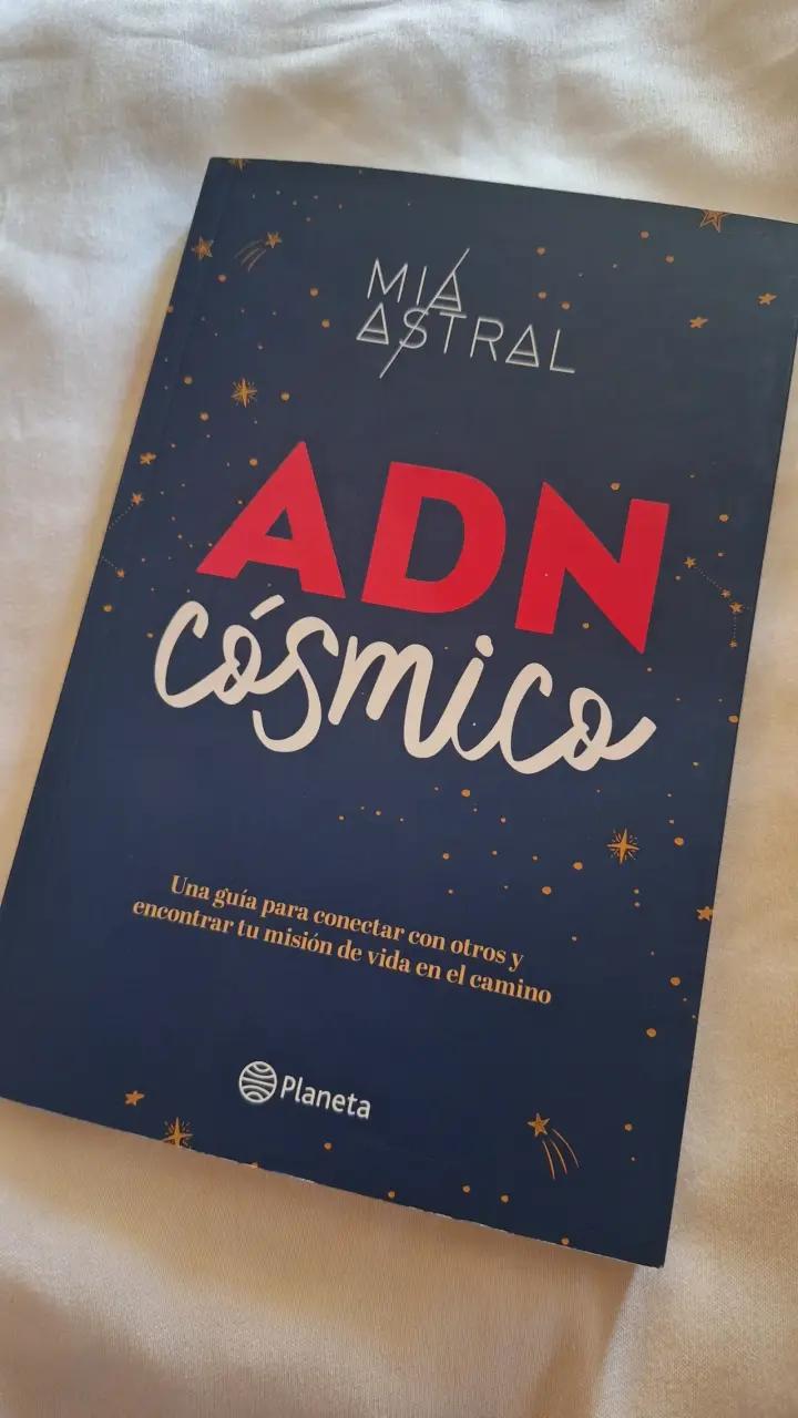 Libro ADN Cósmico de Mia Astral - 1