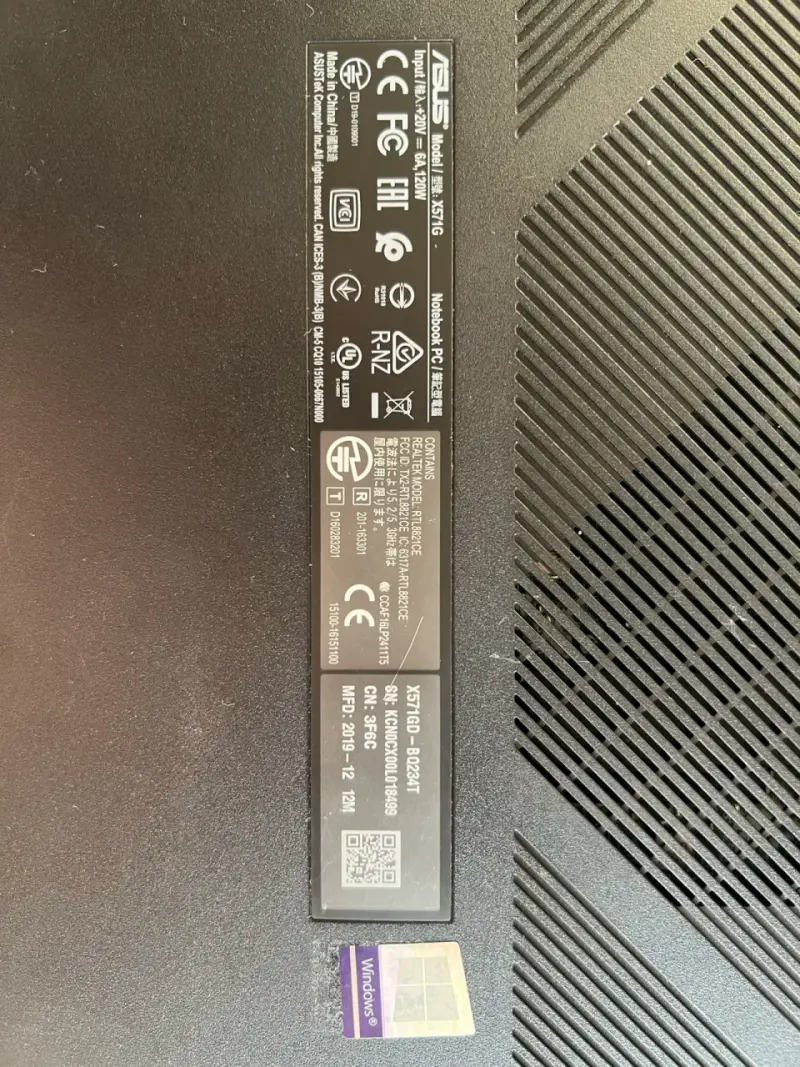 Notebook ASUS con cargador - 3