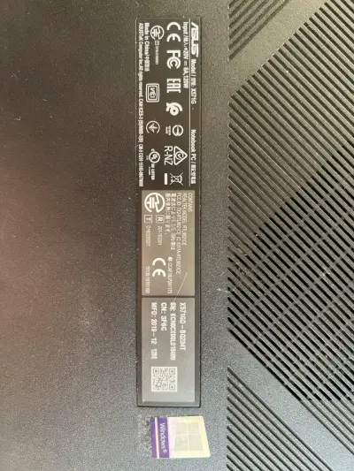 Notebook ASUS con cargador - miniatura 3