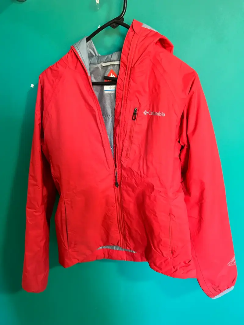 Chaqueta impermeable Columbia roja