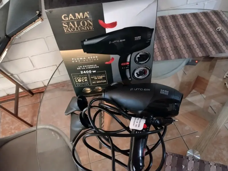 Secador de pelo GAMA Pluma 4500
