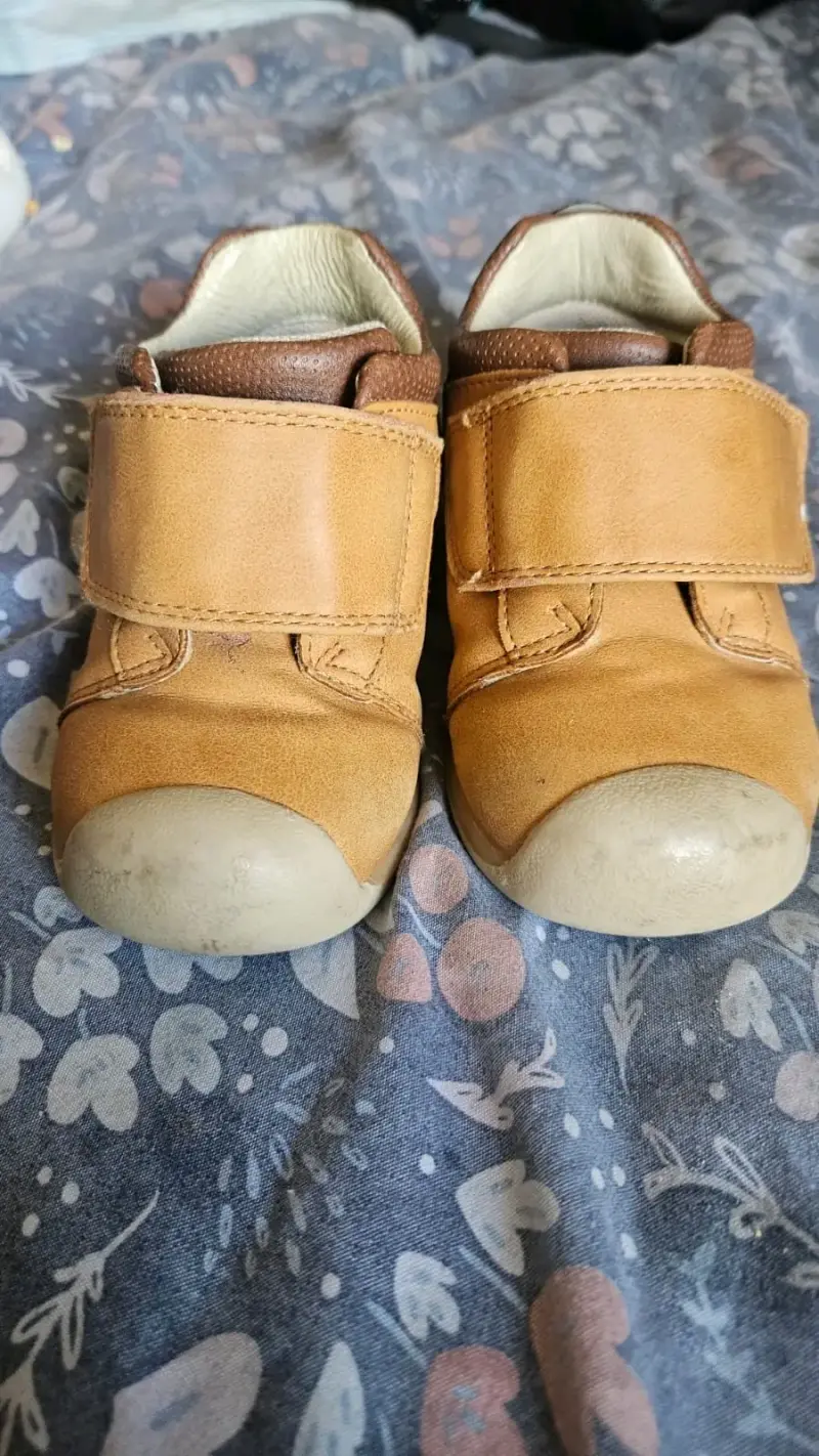 Zapatos bebé marrones
