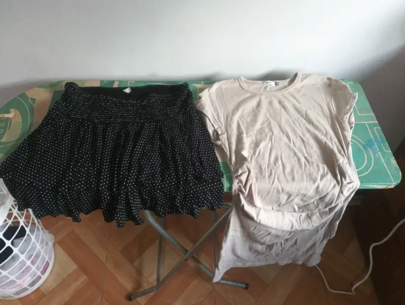 Falda negra con puntos blancos