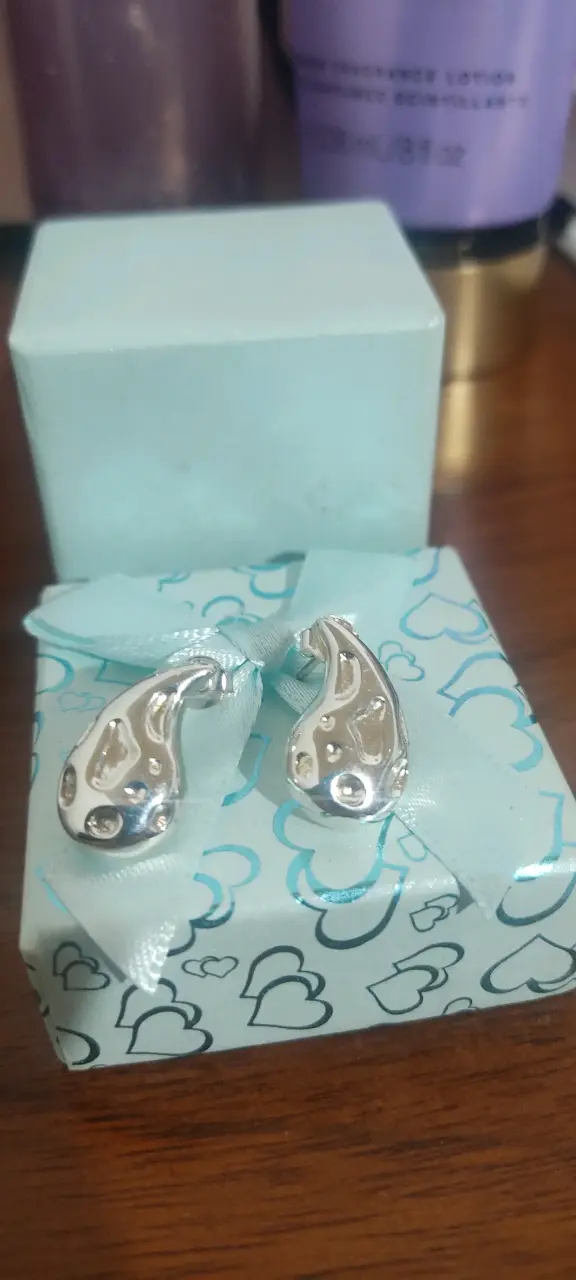 Aros plateados con diseño único - 2