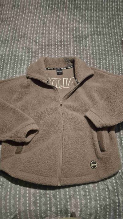 Chaquetas de felpa beige. Corderito y ecocuero - miniatura 4
