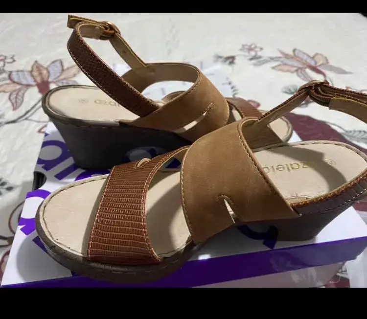 Sandalias de plataforma marrón