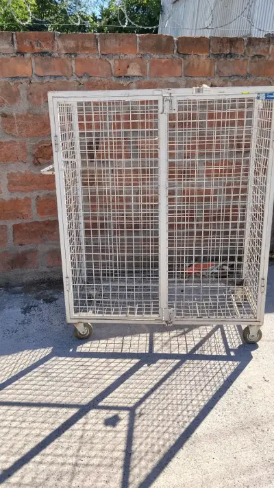 Jaula metálica con ruedas - miniatura 5