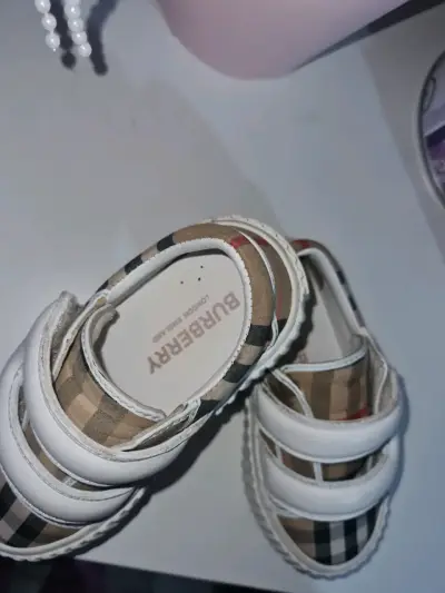 Zapatillas burberry para niños - miniatura 2
