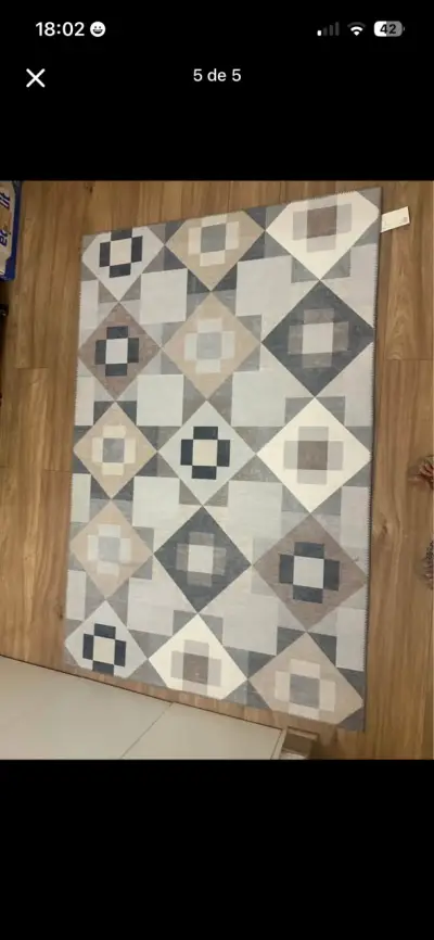 Alfombra geométrica multicolor - miniatura 1