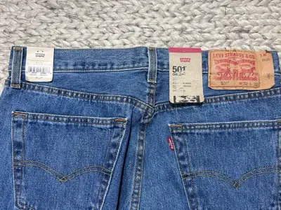 Jeans Levis Nuevos 501 32x32 - miniatura 3