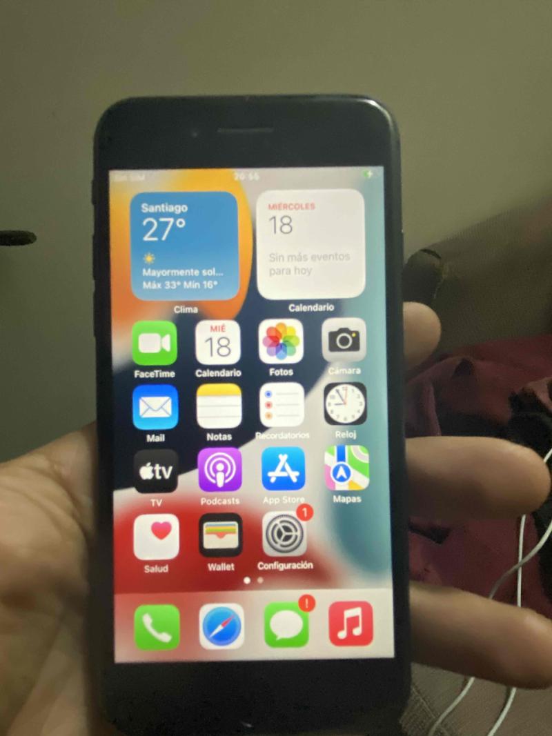 Iphone 8 usado en buen estado - 2