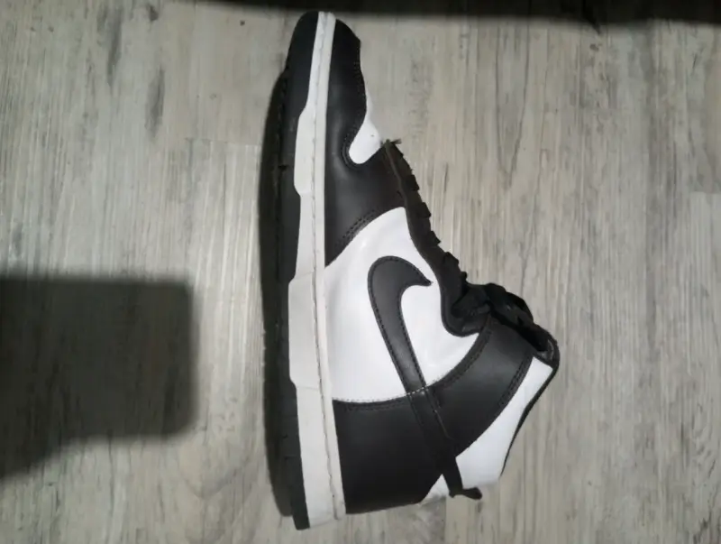 Zapatillas deportivas Nike blanco y cafe - 2