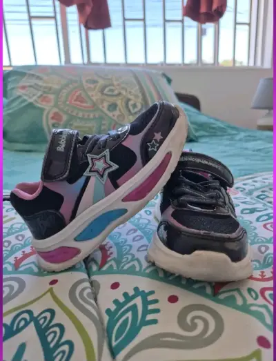 Zapatillas infantiles negras - miniatura 1