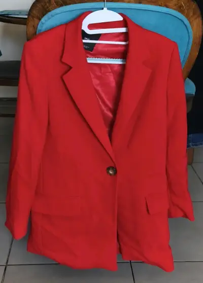 Blazer rojo elegante - miniatura 2