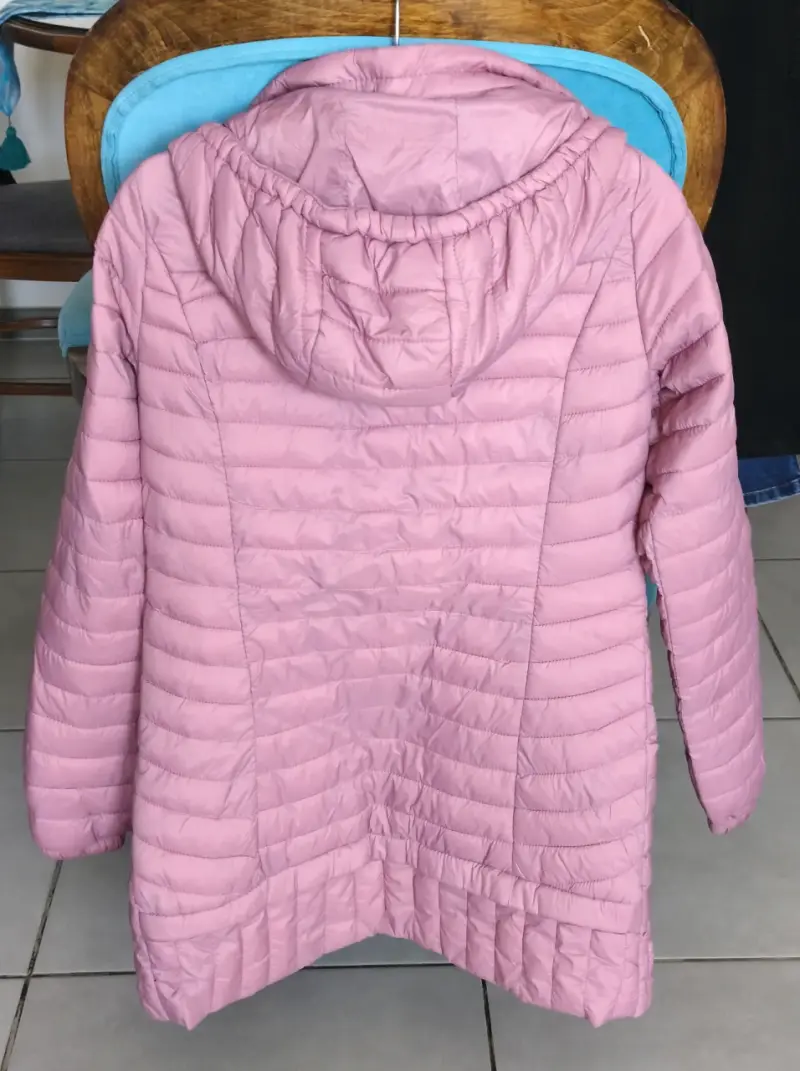 Chaqueta de plumas rosada - 2