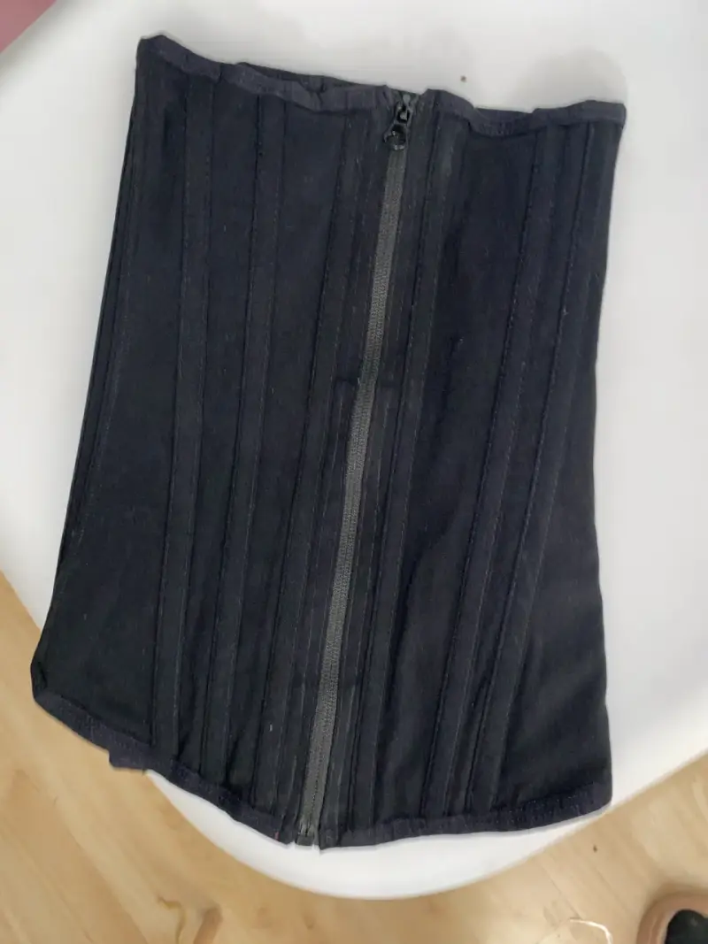 Faja corset negra con cierre